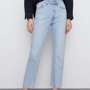 NEW - Zara - Straight Long Leg Split cut-in - Size 4